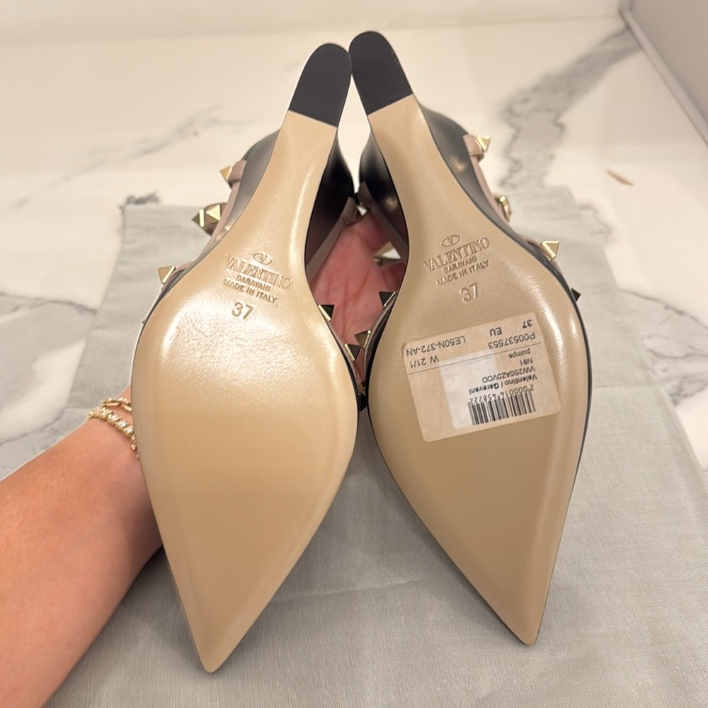 Valentino Garavani Black Pointed Leather Wedges with Tan Rockstud Straps - Picture 3 of 3